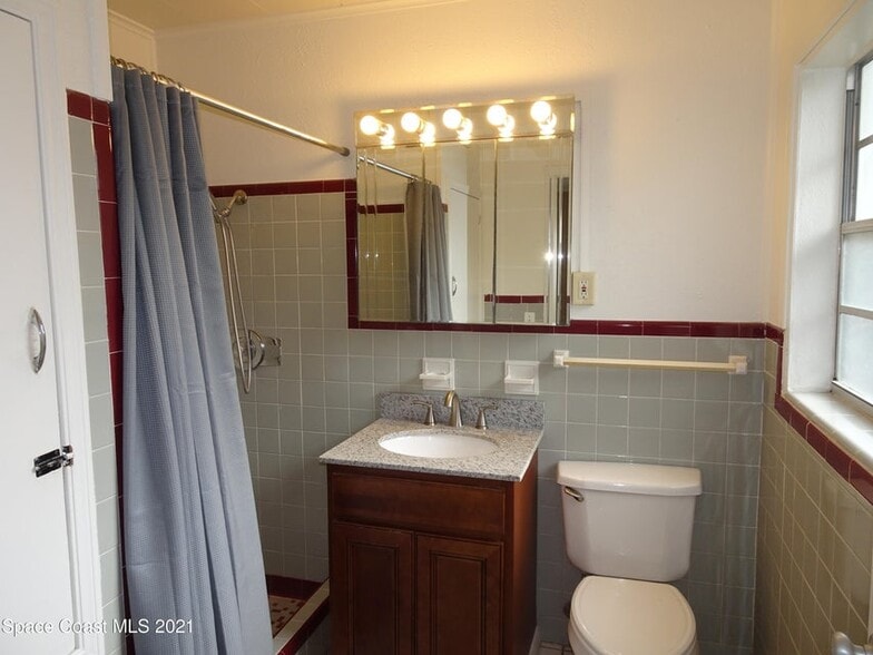 Bathroom - 18 North Ct