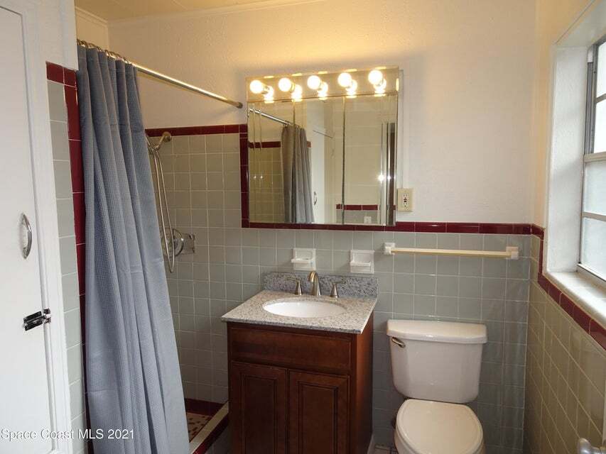 Bathroom - 18 North Ct