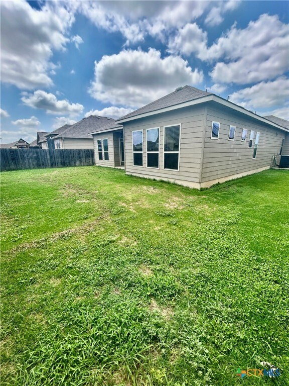 Building Photo - 3550 Hurricane Trl