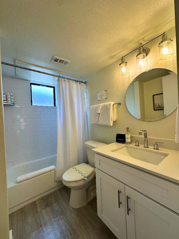 Building Photo - 5221 Bonita Ave