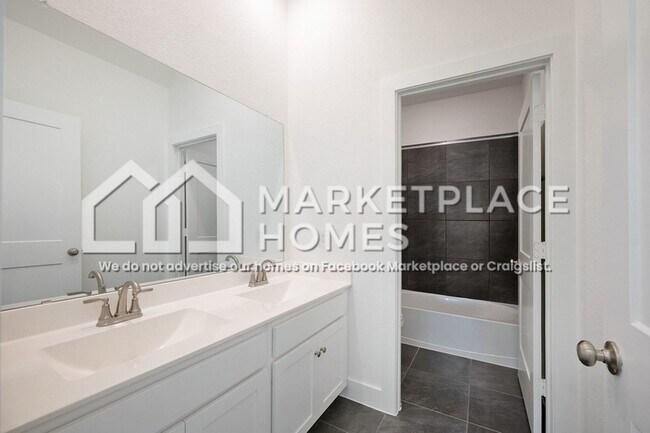 Building Photo - 406 Park Hill Ct