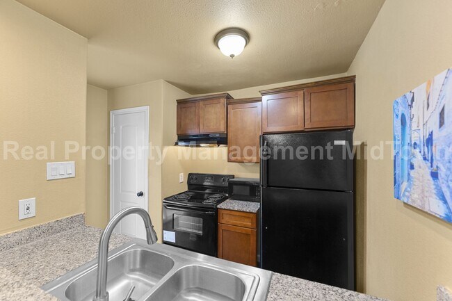 Building Photo - 5516 Boca Raton Blvd