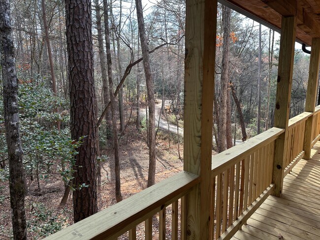 Building Photo - 60 Deer Vly Ln