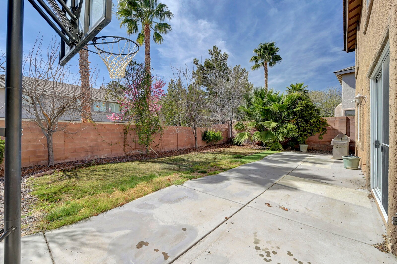 Building Photo - 11013 Mount Royal Ave