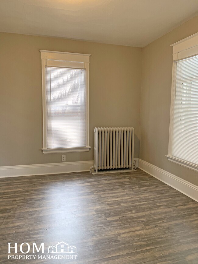 Building Photo - 431 N 5th St