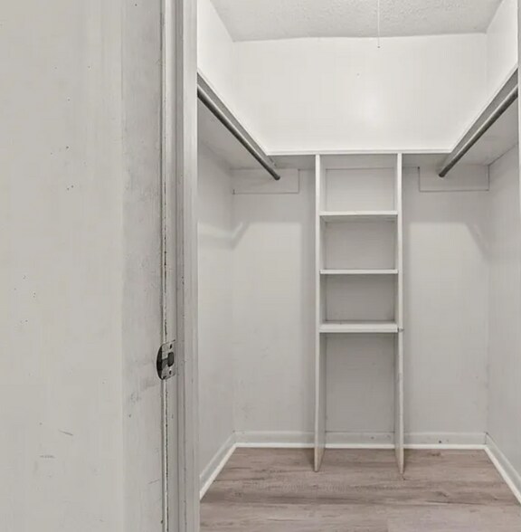 Building Photo - 504 Mimi Ln