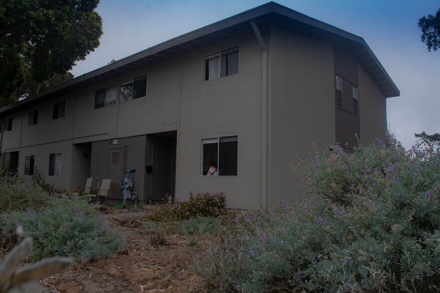 Front - 1709 Baker Ct