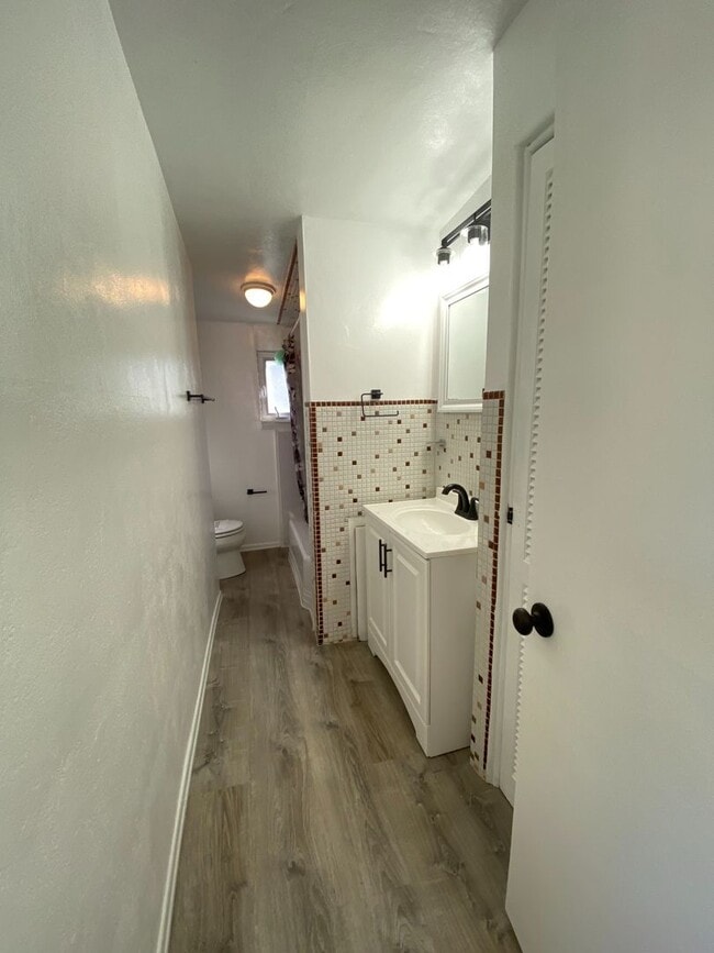 Building Photo - NEWLY RENOVATED 2 BEDROOM IN THE HEART OF ...