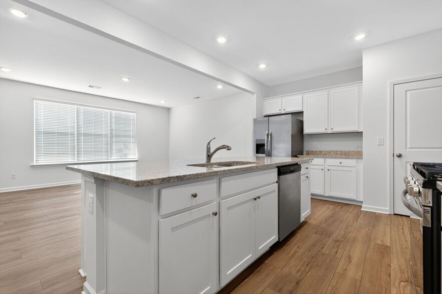 Building Photo - 100 Smithwood Dr