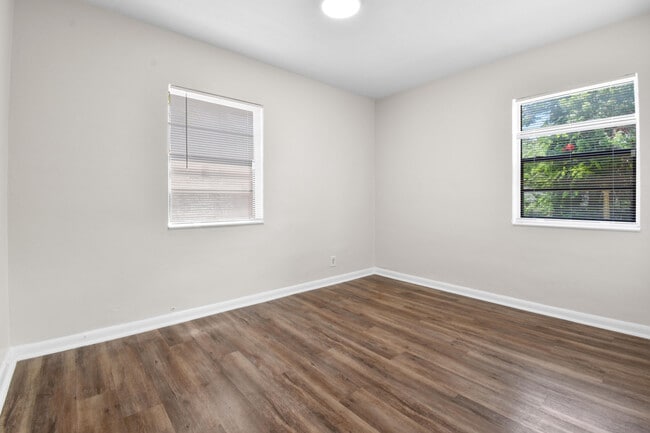 Building Photo - 838 45th St