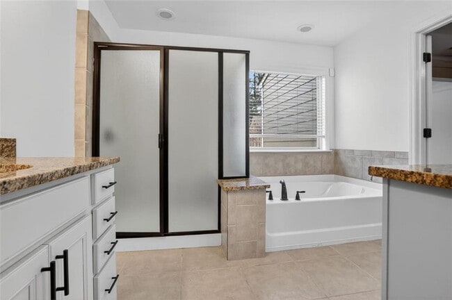 Building Photo - 3267 Ferncliff Ln