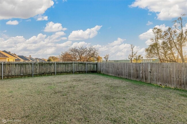 Building Photo - LEGACY BEAUTY.. Close to Barksdale Air Force Base..