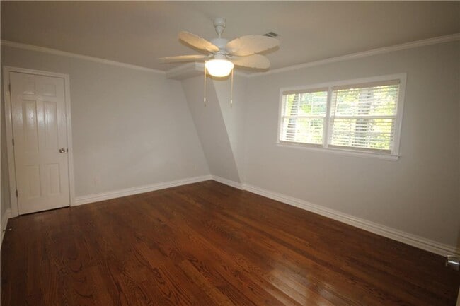 Building Photo - 3212 Topaz Ln SW