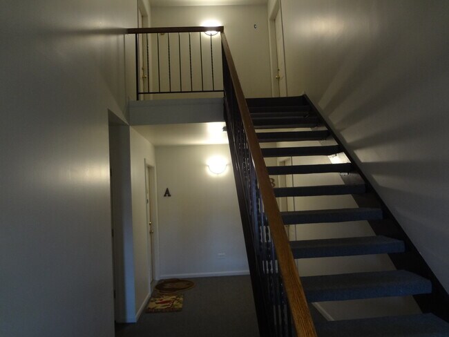 Building Photo - 220 Brett Cir