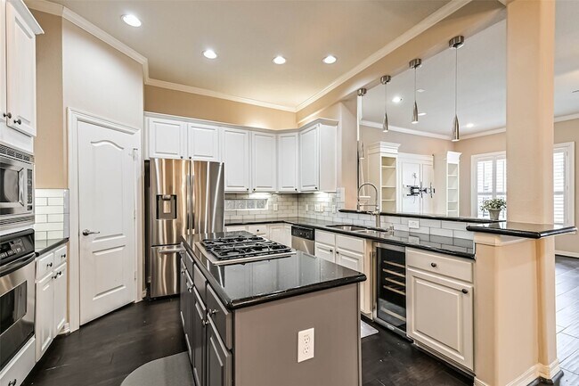 Building Photo - 5453 Fairdale Ln