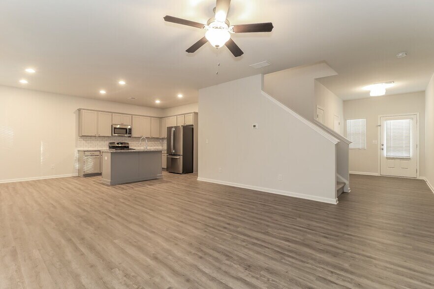 Building Photo - 221 N Fortune Way