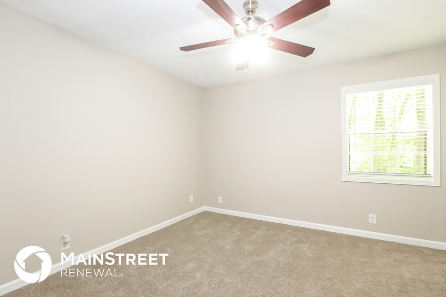 Building Photo - 1576 Ember Cir SW