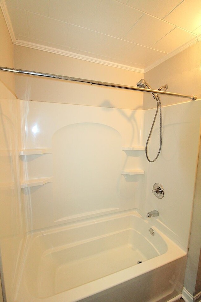 Building Photo - 3 Bedroom Home in Mount Holly, NC (Lawn Ca...