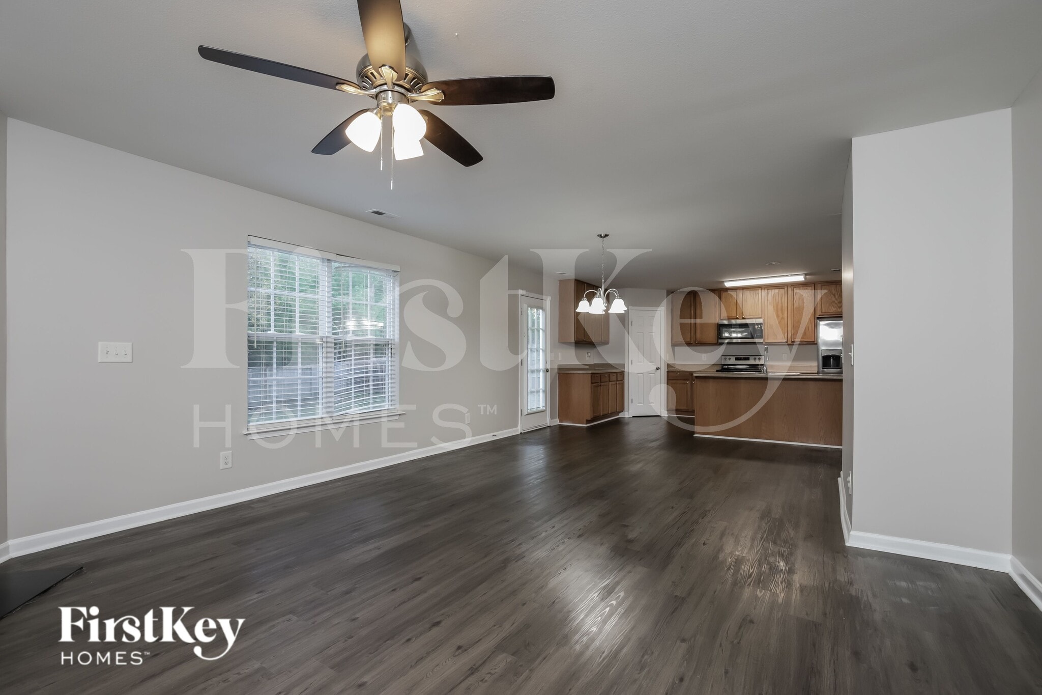 Building Photo - 612 Brassfield Dr