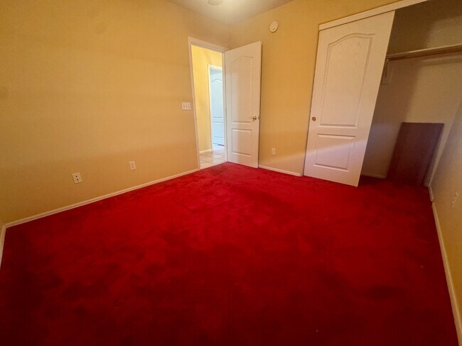 Building Photo - 1980 W Cholla Estate Dr