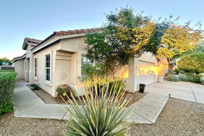 Building Photo - 4256 E Chaparosa Way