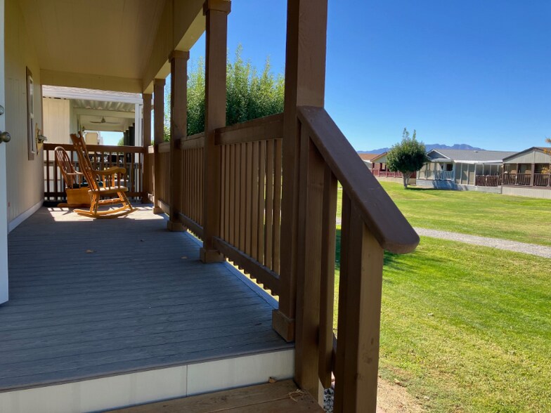 Building Photo - 880 Montecito Dr