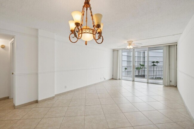 Building Photo - 3580 S Ocean Blvd