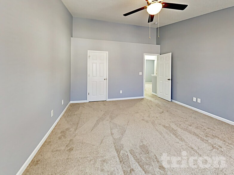 Building Photo - 6301 Dumont Ln