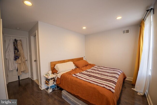 Building Photo - 1407 S 18th St