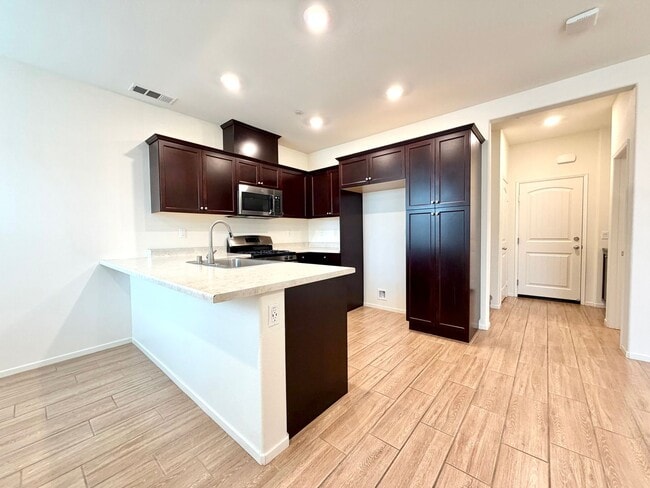 Building Photo - 2 bedroom 2.5 Bathroom Home with a LOFT located in the heart of Menifee!