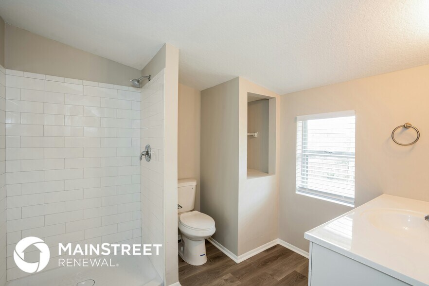 Building Photo - 1043 Cazenovia St