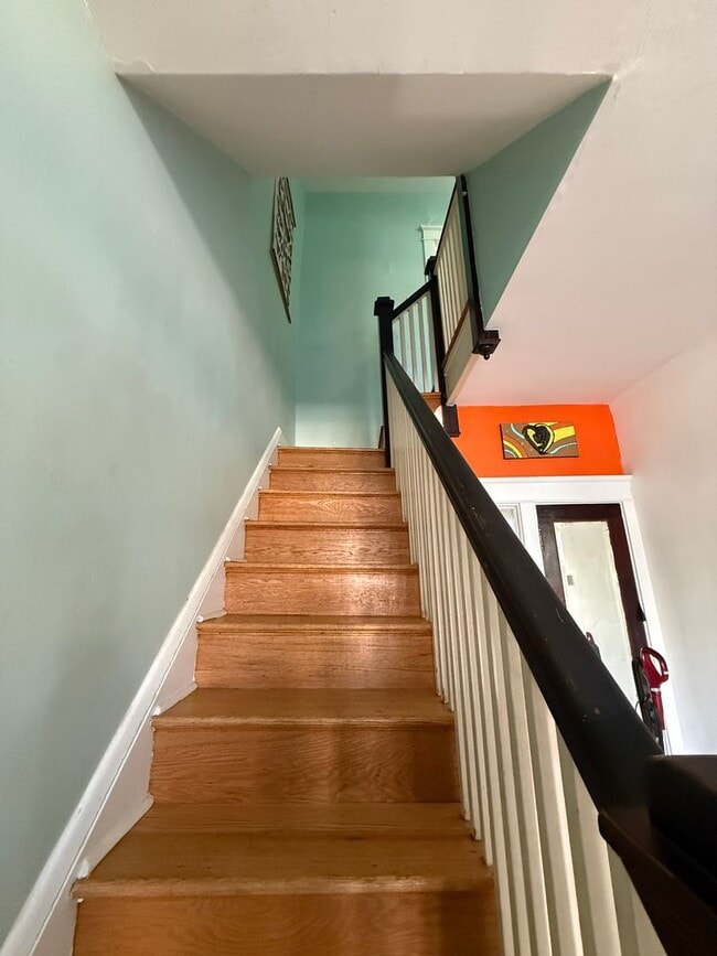 Building Photo - 1349 W 41st St