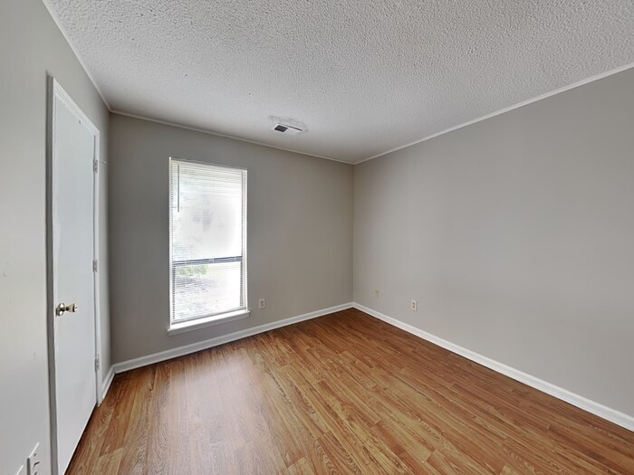Building Photo - 9332 Winter Elm Ln
