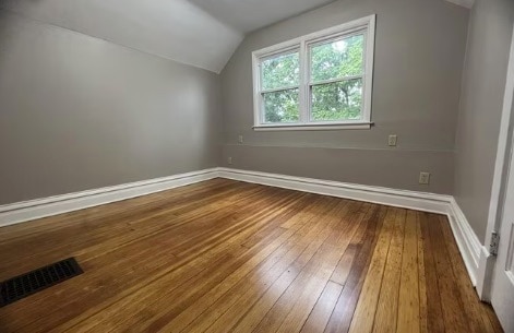 Building Photo - 1720 Avoca St