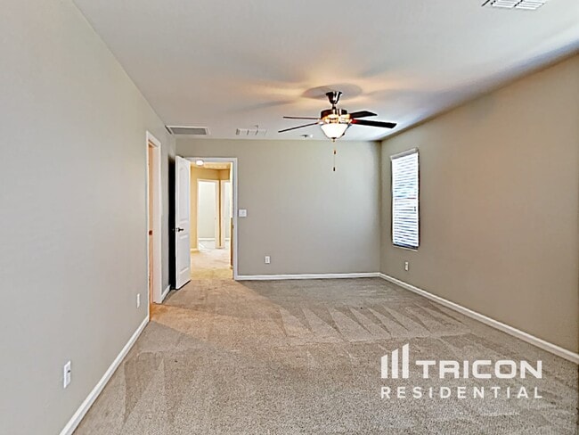 Building Photo - 12572 W Hummingbird Terrace