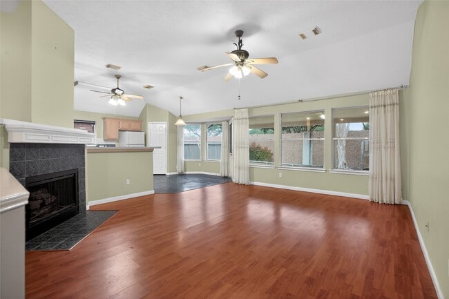 Building Photo - 12530 Meadowglen Dr