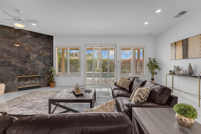 Building Photo - 44397 Mesquite Dr