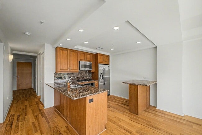 Building Photo - 7151 E Rancho Vista Dr