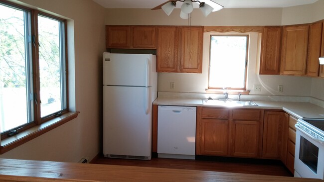 kitchen with lots of natural light - 200 S Maple Ave