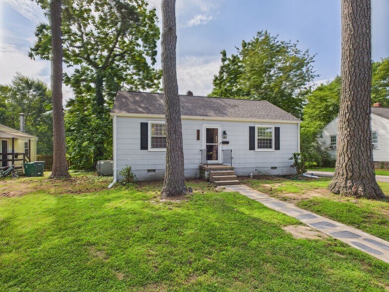 Building Photo - 1409 Landis Dr