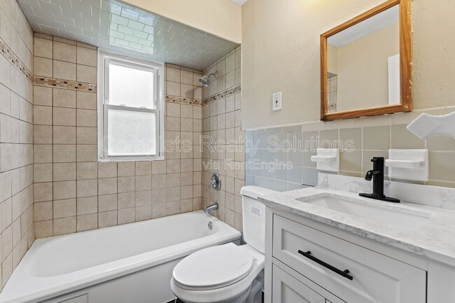 Building Photo - 2019 Raven Dr