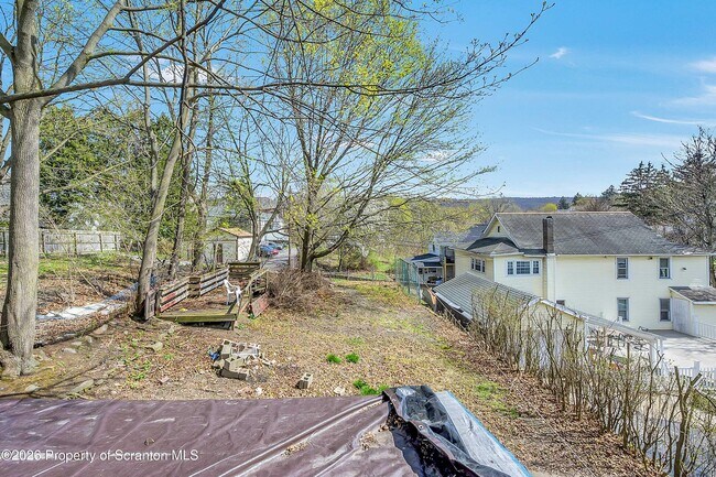 Building Photo - 1019 S Webster Ave