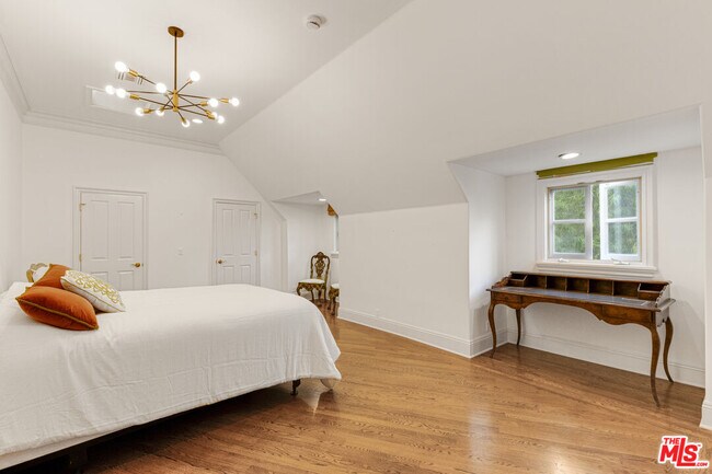 Building Photo - 821 Whittier Dr