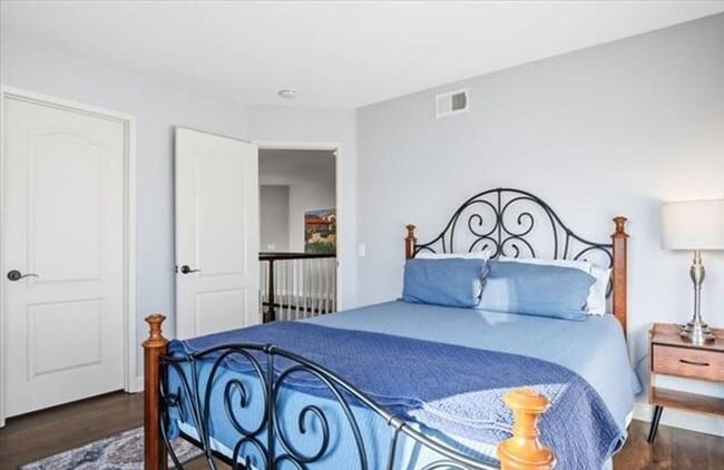 Building Photo - Refined Coastal Living in One of Carlsbad’s Most Exclusive Communities