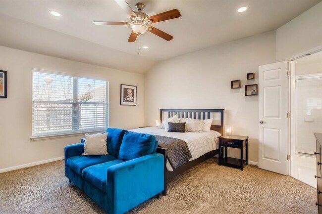 Building Photo - 1204 Utopia Ln
