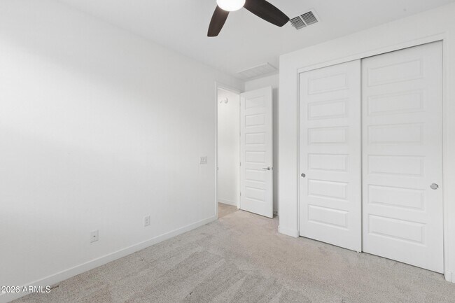 Building Photo - 519 S Avocet St