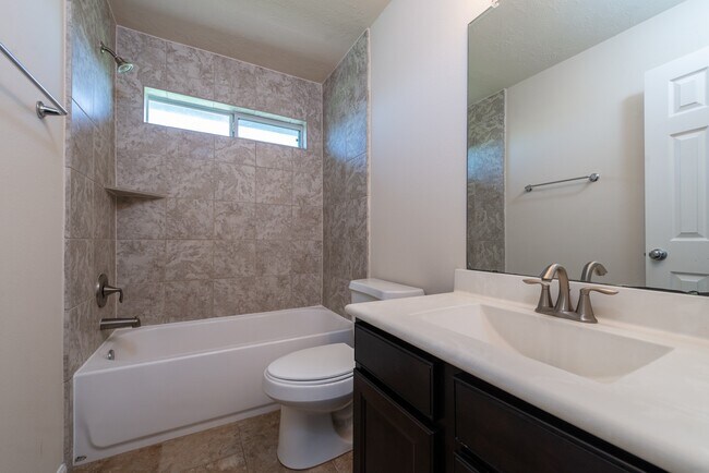 Building Photo - 26302 Fox Ridge Ln
