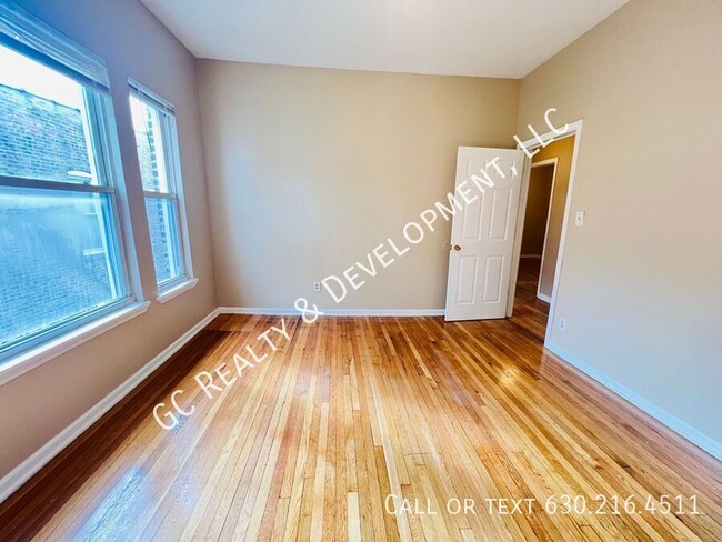 Building Photo - *** $1000 OFF RENT - 4 BEDROOM - 1 BTH / H...