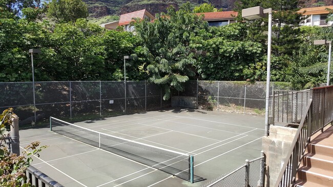 Building Photo - 2 bedroom Townhouse in Makaha Valley