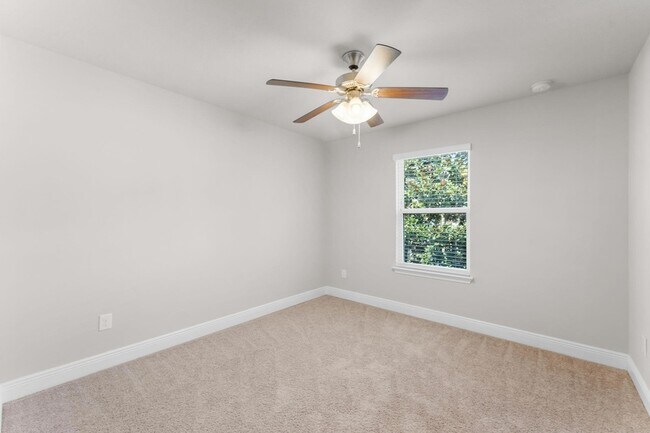 Building Photo - 163 Mosaic Oaks Cir